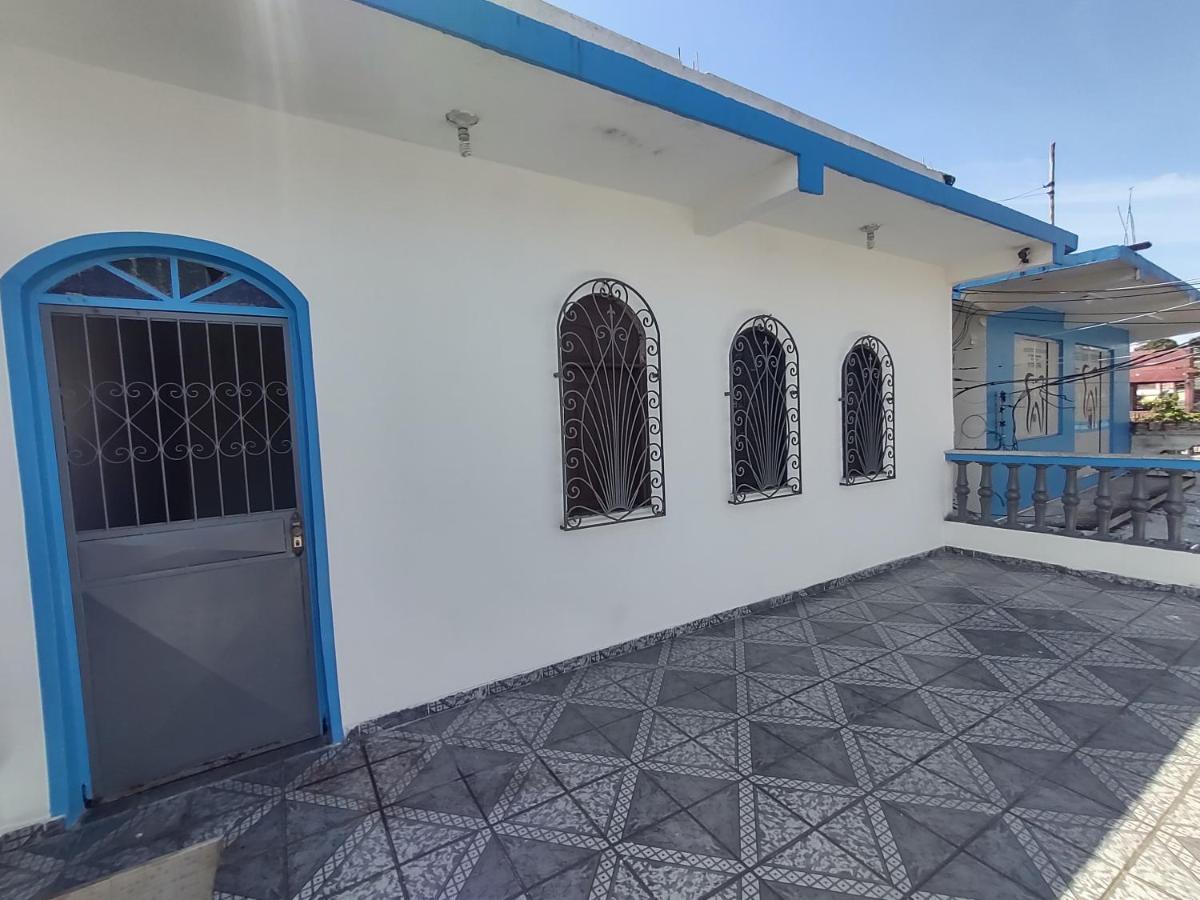 Casa grande em área central, bem iluminada e vent. Manaos Exterior foto